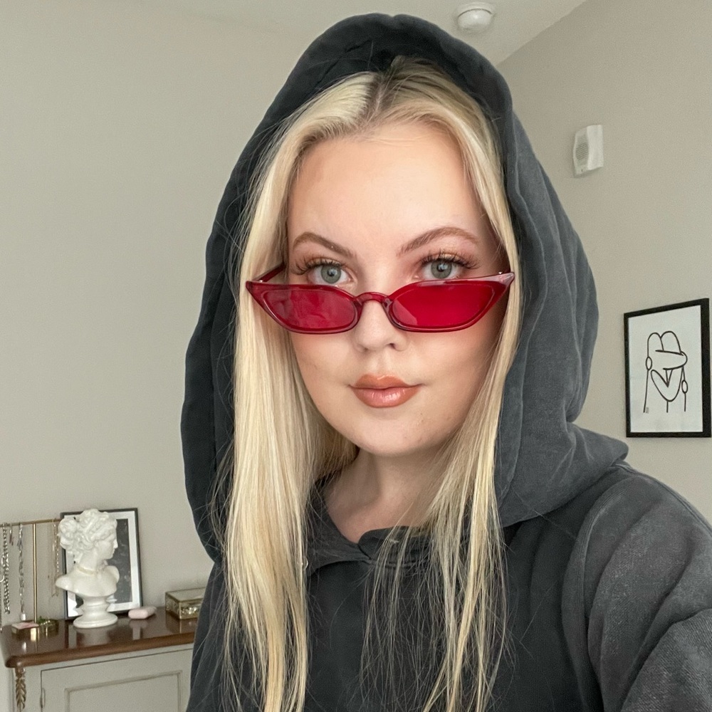 Tiny Red Cat Eye Sunglasses